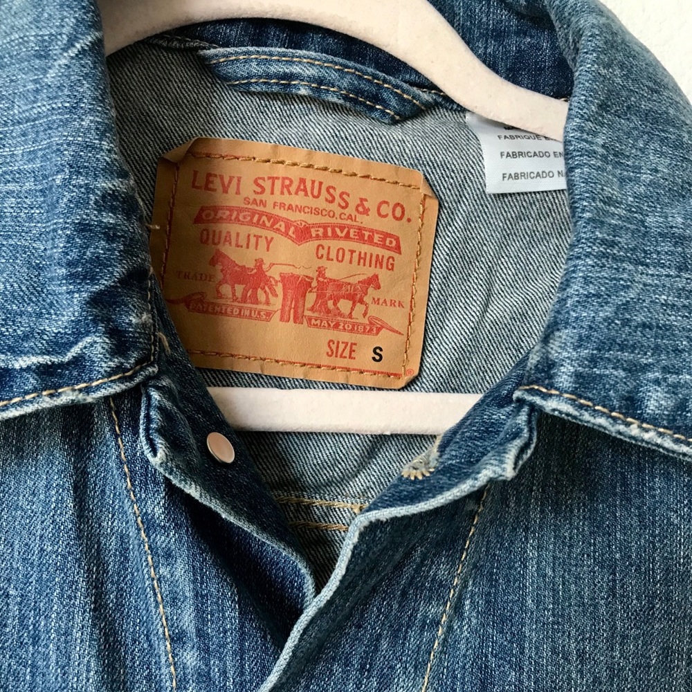 Levi’s Jean Jacket - Picture 3 of 3